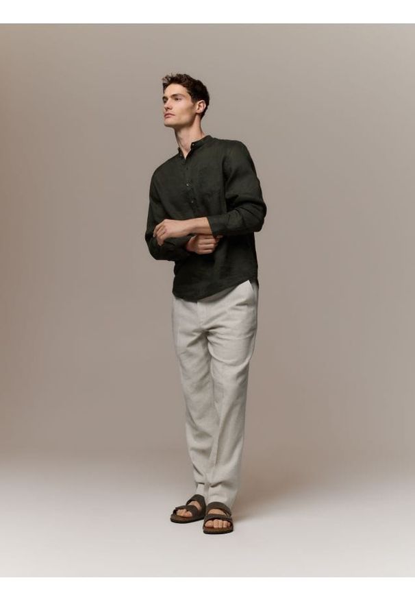 Reserved - Lniana koszula regular fit - jasny zielony. Kolor: zielony. Materiał: len