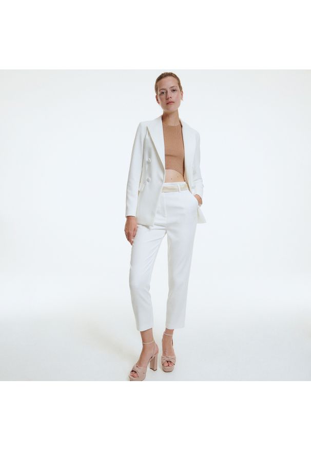 Reserved - Spodnie z wiskozą - Biały. Kolor: biały. Materiał: wiskoza