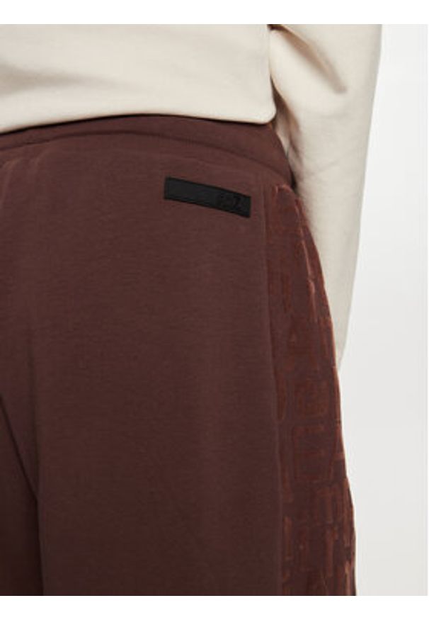 EA7 Emporio Armani Spodnie dresowe 7W000008 AF10195 UA006 Brązowy Loose Fit. Kolor: brązowy. Materiał: bawełna