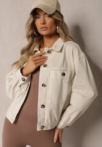 Renee - Jasnobeżowa Bawełniana Jeansowa Kurtka z Guzikami Avieria. Okazja: do pracy. Kolor: beżowy. Materiał: bawełna, jeans. Długość rękawa: długi rękaw. Długość: długie. Styl: wizytowy, elegancki