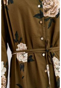 Marie Zélie - Sukienka Lila Lesina brązowa. Typ kołnierza: dekolt w kształcie V. Kolor: brązowy. Materiał: bawełna, wiskoza. Typ sukienki: proste. Styl: elegancki #7