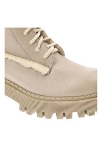 Beżowe Botki Lemar Skórzane Ocieplane Buty Damskie. Kolor: beżowy. Materiał: skóra. Szerokość cholewki: normalna #8