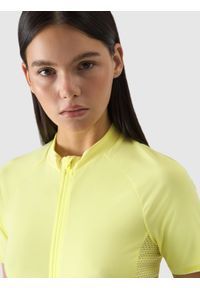 4f - Koszulka rowerowa rozpinana damska - żółta. Kolor: żółty. Materiał: syntetyk, elastan, materiał, włókno, dzianina, skóra. Długość rękawa: krótki rękaw. Długość: krótkie. Wzór: ze splotem, jednolity, gładki. Sport: kolarstwo