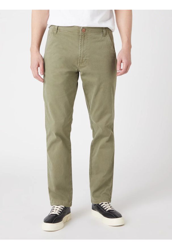 Wrangler - SPODNIE MĘSKIE WRANGLER CASEY CHINO GREEN W1C050G38