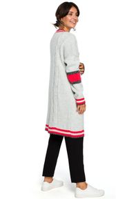 Polskie swetry - Sweter kardigan z warkoczem i kontrastowymi lampasami. Materiał: materiał, akryl. Długość: długie. Styl: elegancki, sportowy #3