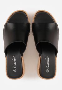 Renee - Czarne Klapki na Korkowej Platformie i Koturnie z Nitami Aezira. Okazja: na co dzień. Kolor: czarny. Materiał: jeans. Obcas: na koturnie. Styl: casual, elegancki #3