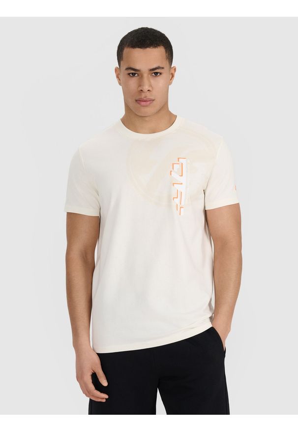 4f - 4F T-shirt regular z nadrukiem męski - beżowy M. Okazja: na co dzień. Kolor: beżowy. Materiał: bawełna, jersey, materiał. Długość rękawa: krótki rękaw. Długość: krótkie. Wzór: nadruk. Styl: sportowy, casual, klasyczny