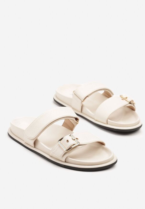 Born2be - Beżowe Klapki z Dwoma Paskami Navolssa. Okazja: na co dzień. Kolor: beżowy. Materiał: jeans. Sezon: wiosna, lato. Styl: casual, klasyczny