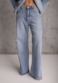 Renee - Niebieskie Jeansy Szerokie z Bawełny High Waist Ozdobione Perełkami i Wycięciami Nenelsea. Okazja: na co dzień. Stan: podwyższony. Kolor: niebieski. Wzór: aplikacja. Styl: casual #5