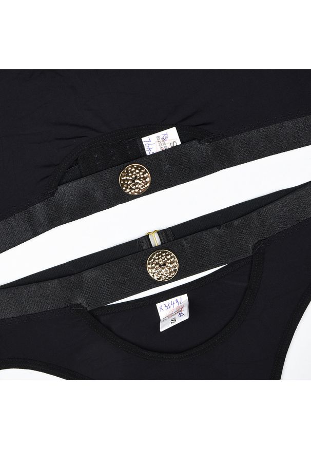 Intica - Komplet bielizny z wycięciami i ozdobnymi zapięciami Gustine. Kolor: czerwony. Materiał: tkanina