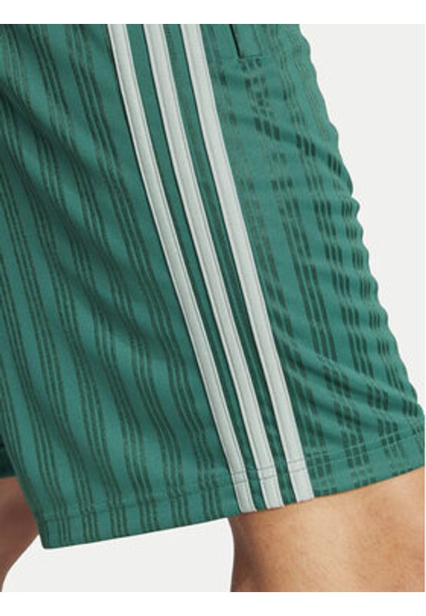 Adidas - adidas Szorty sportowe adicolor JP1031 Zielony Regular Fit. Kolor: zielony. Materiał: syntetyk. Styl: sportowy