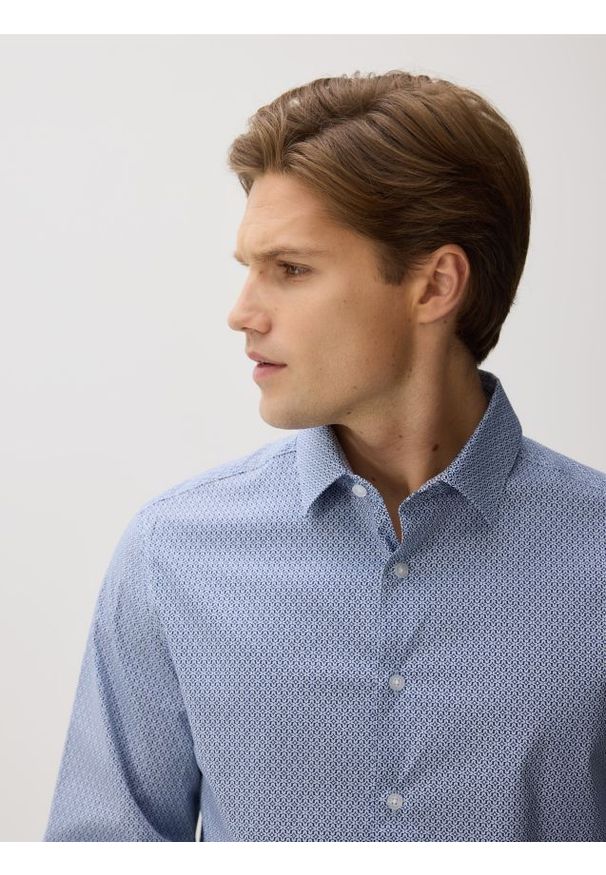 Reserved - Koszula slim fit w drobny wzór - granatowy. Kolor: niebieski. Materiał: tkanina, bawełna