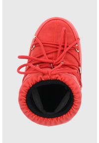 Moon Boot Śniegowce kolor czerwony. Nosek buta: okrągły. Zapięcie: sznurówki. Kolor: czerwony. Materiał: guma