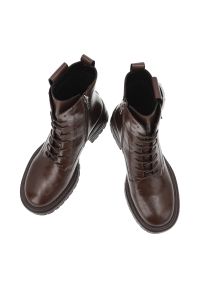 Brązowe Botki Artiker Stylowe Buty Damskie Na Obcasie. Zapięcie: sznurówki. Kolor: brązowy. Materiał: skóra. Szerokość cholewki: normalna. Sezon: zima, jesień. Obcas: na obcasie. Styl: elegancki. Wysokość obcasa: średni #8