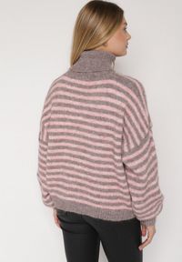 Born2be - Szaro-Różowy Golf z Domieszką Wełny w Paski Monallia. Okazja: na co dzień. Typ kołnierza: golf. Kolor: szary. Materiał: wełna. Wzór: paski. Styl: klasyczny, casual, elegancki #2