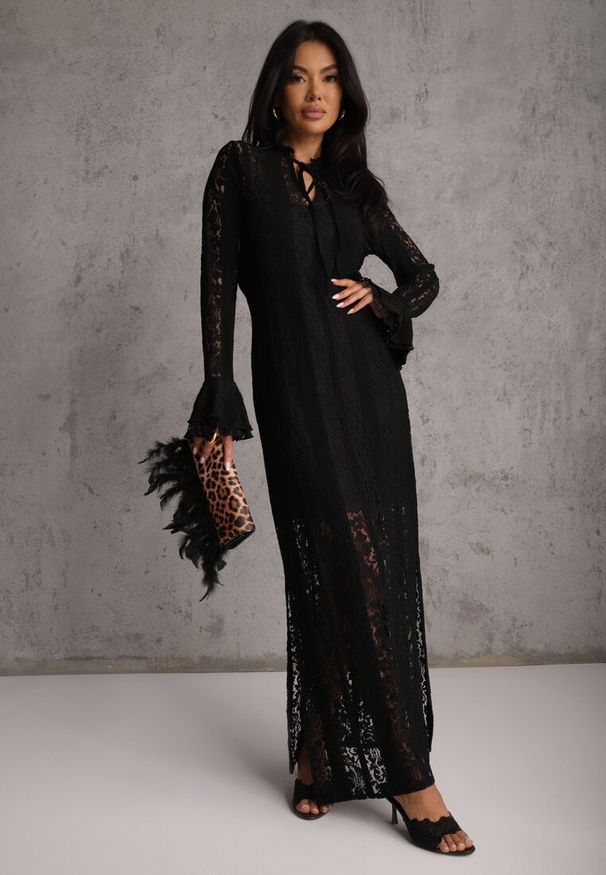 Renee - Czarna Taliowana Sukienka z Koronki Zdobiona Wiązaniem przy Szyi Terienna. Okazja: na imprezę. Kolor: czarny. Materiał: koronka. Długość rękawa: na ramiączkach. Wzór: aplikacja, koronka. Sezon: lato. Typ sukienki: oversize