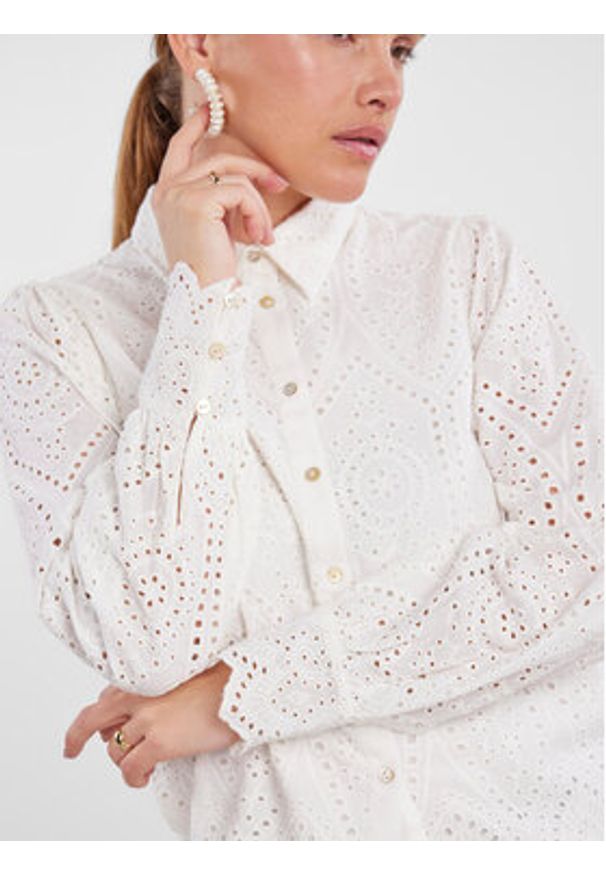 YAS Koszula 26030708 Biały Regular Fit. Kolor: biały. Materiał: bawełna