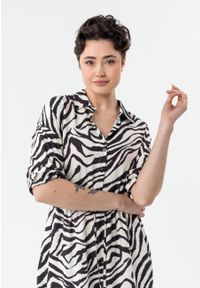 Volcano - Sukienka z wzorem zebra G-LIVIUM. Kolekcja: plus size. Materiał: wiskoza, materiał. Długość rękawa: krótki rękaw. Wzór: motyw zwierzęcy. Typ sukienki: dla puszystych. Styl: klasyczny, wakacyjny #1