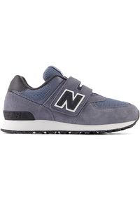 Buty dziecięce New Balance PV574GGE – szare. Okazja: na co dzień, na uczelnię. Zapięcie: rzepy. Kolor: szary. Materiał: syntetyk, guma, materiał. Szerokość cholewki: normalna. Model: New Balance 574. Sport: turystyka piesza