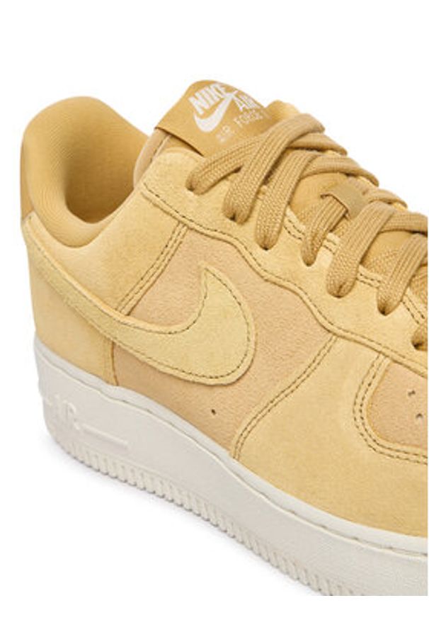 Nike Sneakersy Air Force 1'07 HJ5336 700 Beżowy. Kolor: beżowy. Materiał: skóra, zamsz. Model: Nike Air Force