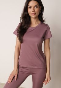 Born2be - Fioletowy Gładki T-shirt o Klasycznym Kroju Lycoris. Okazja: do domu, do pracy, na co dzień. Kolor: fioletowy. Materiał: jeans. Wzór: gładki. Styl: klasyczny #1