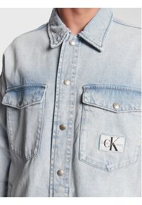 Calvin Klein Jeans Kurtka jeansowa J30J322383 Błękitny Oversize. Kolor: niebieski. Materiał: bawełna, jeans