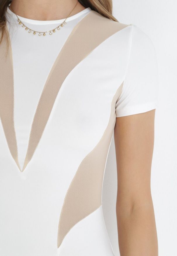 Born2be - Biała Dopasowana Sukienka Mini z Krótkim Rękawem Davela. Okazja: na co dzień. Kolor: biały. Długość rękawa: krótki rękaw. Styl: casual. Długość: mini