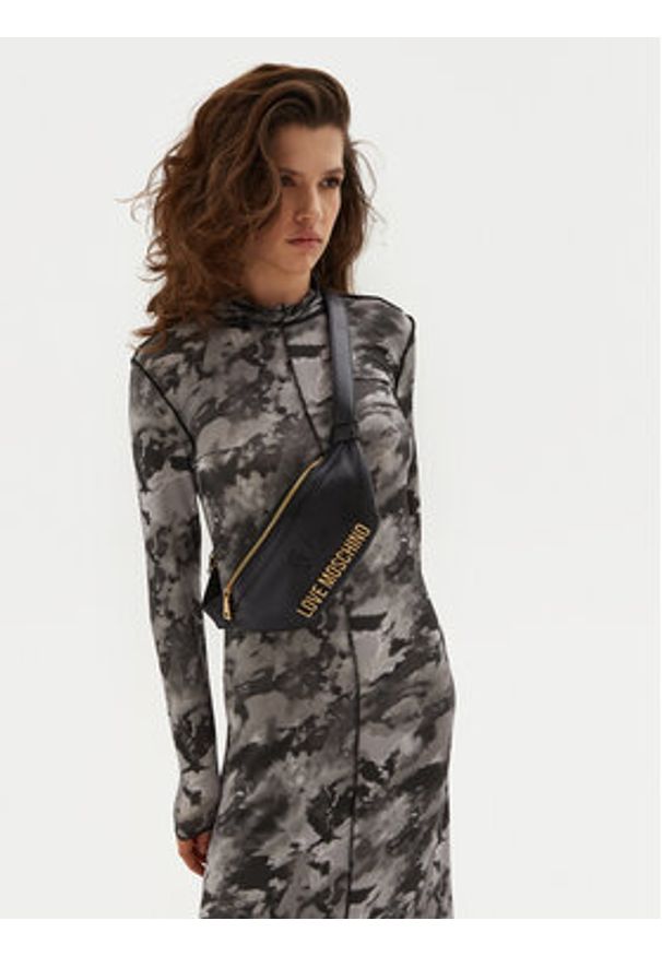 Love Moschino - LOVE MOSCHINO Saszetka nerka JC4363PP0LK1200A Czarny. Kolor: czarny. Materiał: skóra