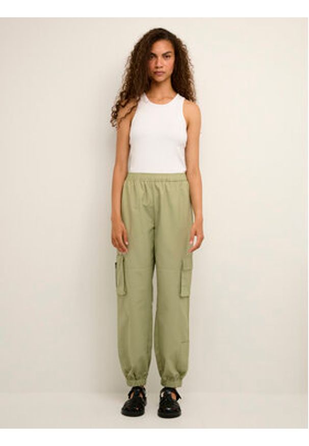 Karen by Simonsen Spodnie materiałowe Henley 10104316 Zielony Baggy Fit. Kolor: zielony. Materiał: bawełna
