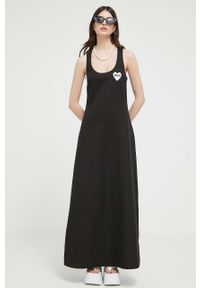 Love Moschino sukienka z domieszką lnu kolor czarny maxi dopasowana. Kolor: czarny. Materiał: len. Długość rękawa: na ramiączkach. Typ sukienki: dopasowane. Długość: maxi #1