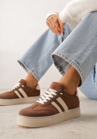 Born2be - Brązowe Sneakersy na Kauczukowej Grubej Podeszwie z Paskami po Bokach Ninlili. Okazja: na co dzień. Zapięcie: pasek. Kolor: brązowy. Materiał: kauczuk #2