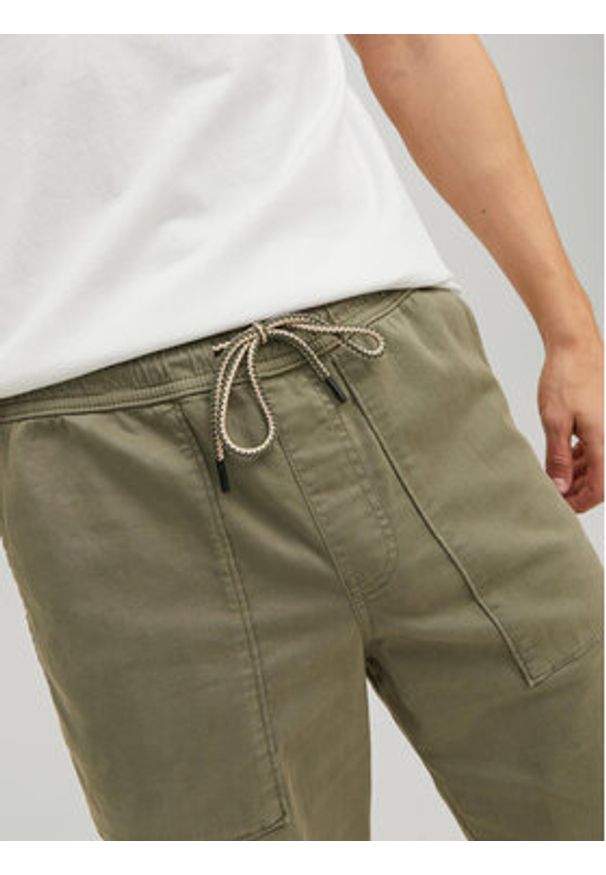 Jack & Jones - Jack&Jones Szorty materiałowe Lewis 12229946 Zielony Regular Fit. Kolor: zielony. Materiał: bawełna