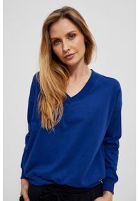 MOODO - Bluza z dekoltem V lazurowa. Kolor: niebieski. Materiał: poliester, bawełna