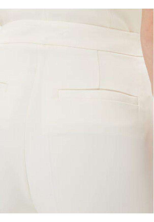 Pinko - PINKO Spodnie materiałowe 104690 A213 Z07 Biały Regular Fit. Kolor: biały. Materiał: wiskoza