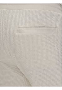 Calvin Klein Jeans Szorty sportowe J30J327247 Beżowy Regular Fit. Kolor: beżowy. Materiał: bawełna. Styl: sportowy #5