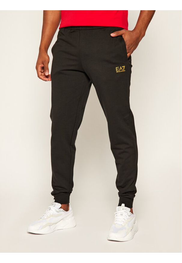 EA7 Emporio Armani Spodnie dresowe 8NPP53 PJ05Z 0208 Czarny Slim Fit. Kolor: czarny. Materiał: dresówka, bawełna