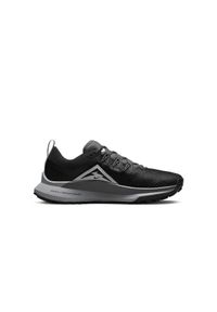 Buty do biegania damskie Nike React Pegasus Trail 4. Zapięcie: sznurówki. Kolor: czarny. Materiał: guma, materiał, tkanina, syntetyk. Szerokość cholewki: normalna