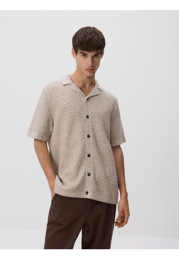 Reserved - Rozpinany sweter - beżowy. Kolor: beżowy. Materiał: dzianina, bawełna