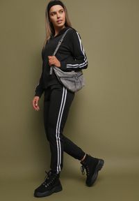 Born2be - Czarny Komplet Dresowy Spodnie i Rozpinana Bluza z Kapturem Odovisa. Kolor: czarny. Materiał: dresówka. Sport: turystyka piesza #7