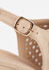 Born2be - Beżowe Ażurowe Sandały na Obcasie ze Skórzaną Wkładką Linwena. Okazja: na imprezę, na co dzień, na spacer. Zapięcie: sprzączka. Kolor: beżowy. Wzór: ażurowy. Materiał: skóra. Sezon: lato. Obcas: na obcasie. Styl: boho, casual, klasyczny. Wysokość obcasa: wysoki #7