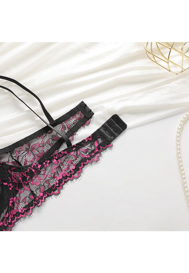 Intica - Komplet bielizny koronkowej z haftem elegancki Betty. Kolor: wielokolorowy. Materiał: koronka. Wzór: haft