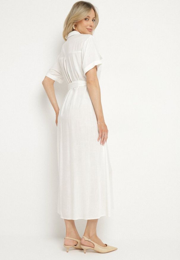 Born2be - Biała Sukienka Koszulowa z Materiałowym Paskiem z Lnu i Wiskozy Werilene. Okazja: na co dzień. Typ kołnierza: kołnierzyk klasyczny. Kolor: biały. Materiał: materiał, wiskoza, len. Sezon: lato. Typ sukienki: koszulowe. Styl: casual, klasyczny