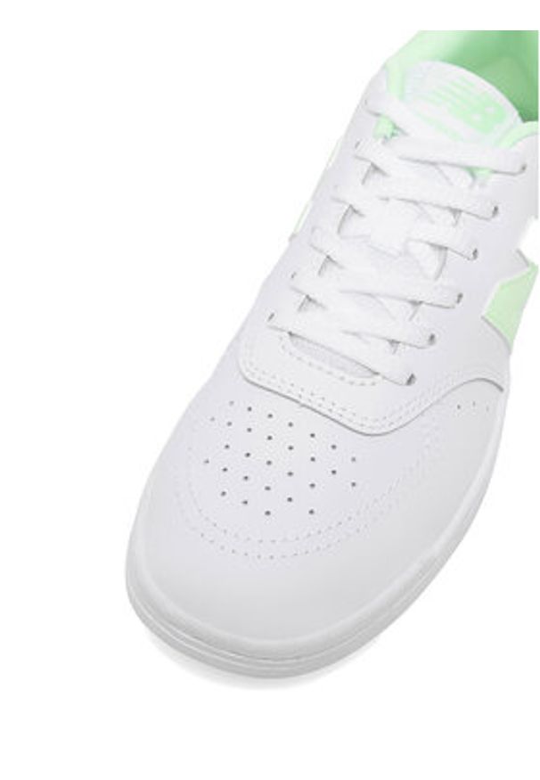 New Balance Sneakersy BBW80WMG Biały. Kolor: biały. Materiał: skóra