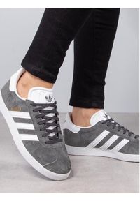 Adidas - adidas Sneakersy Gazelle BB5480 Szary. Kolor: szary. Materiał: skóra, zamsz #8