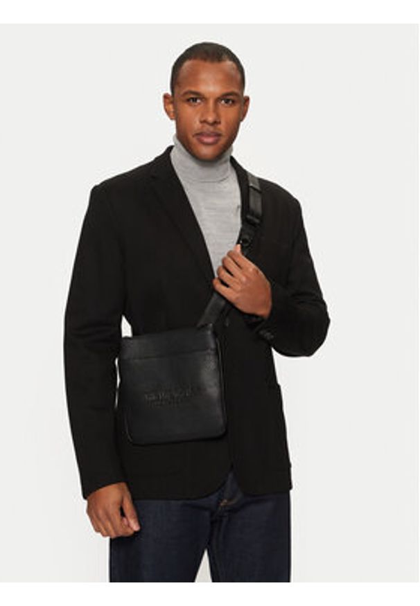 Armani Exchange Saszetka XM000155 AF11931 UC001 Czarny. Kolor: czarny. Materiał: skóra