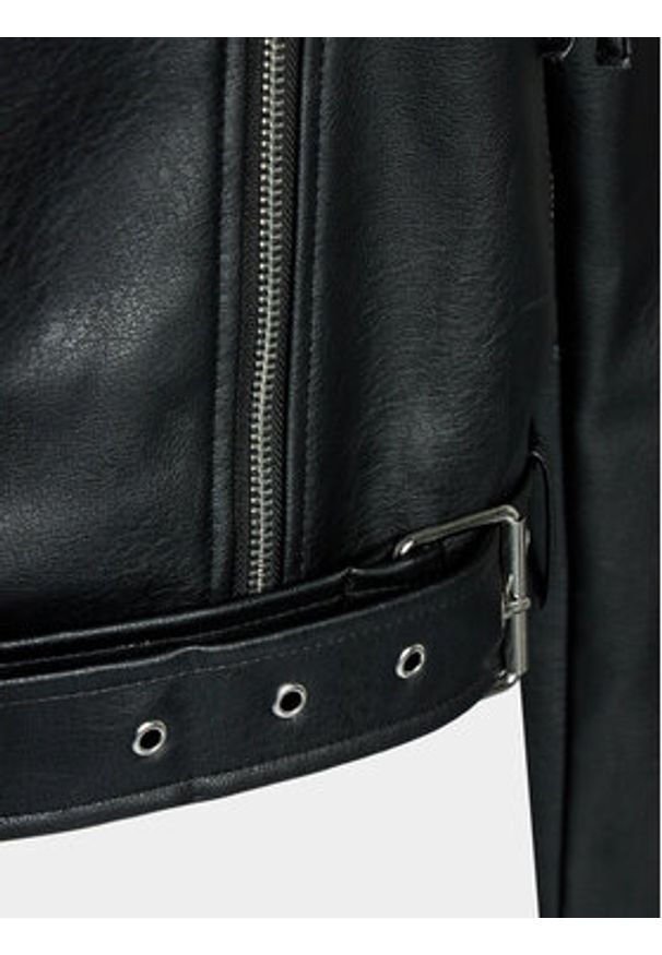 Gina Tricot Kurtka z imitacji skóry 20504 Czarny Regular Fit. Kolor: czarny. Materiał: skóra