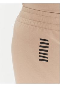EA7 Emporio Armani Szorty sportowe 8NPS65 PJVRZ U6155 Beżowy Regular Fit. Kolor: beżowy. Materiał: bawełna. Styl: sportowy #4