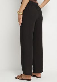 Born2be - Czarne Spodnie o Szerokim Kroju z Gumką i Wiązaniem w Talii Mirastra. Okazja: na co dzień, na spacer. Kolor: czarny. Styl: sportowy, klasyczny, elegancki, casual #5