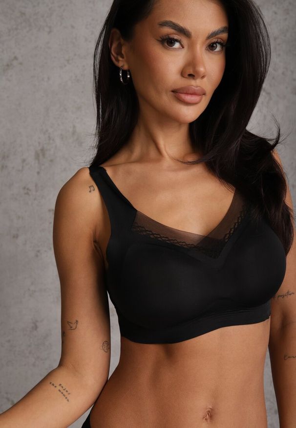 Renee - Czarny Sportowy Biustonosz z Usztywnieniem Ozdobiony Siateczkową Wstawką Edalissa. Kolor: czarny. Rodzaj stanika: wyciągane miseczki. Wzór: aplikacja