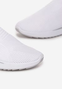 Born2be - Białe Sneakersy Cascatia. Zapięcie: bez zapięcia. Kolor: biały. Materiał: materiał, dresówka. Szerokość cholewki: normalna. Wzór: aplikacja #5
